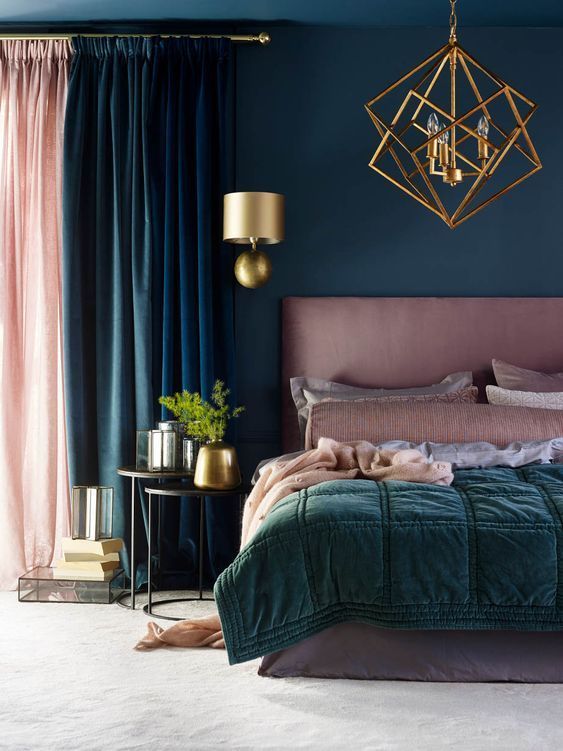 Slaapkamer met kleuren. Slaapkamer met kleuren.